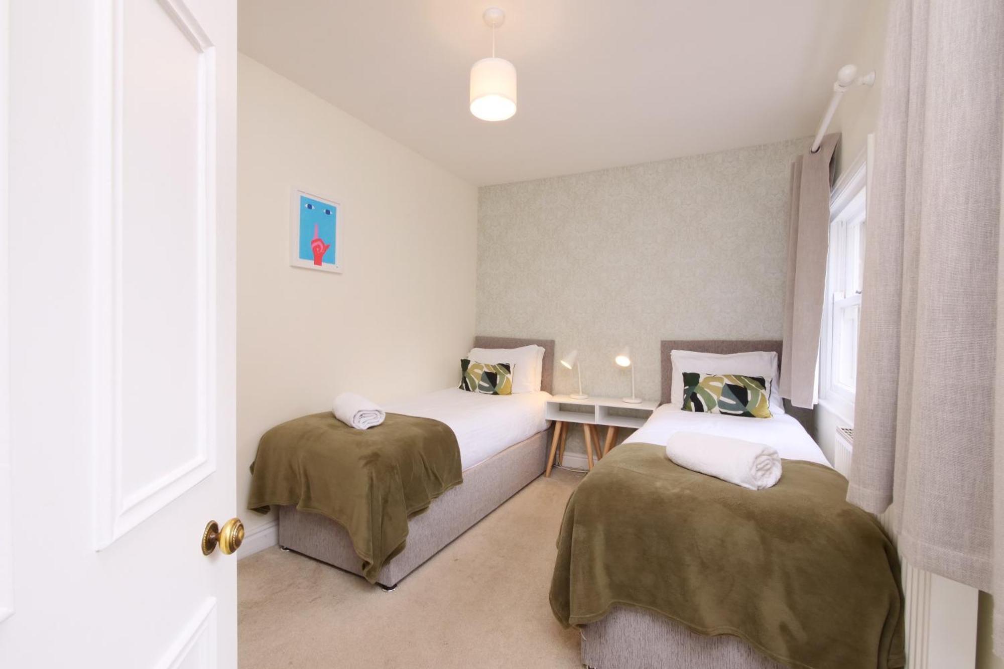 Fifth Quarter Apartment With Free Parking York Zewnętrze zdjęcie
